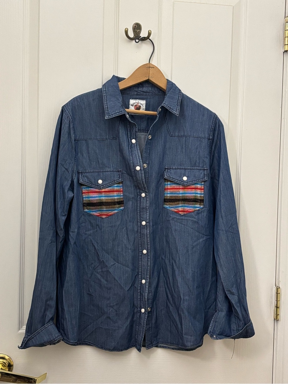 Ranch Royalty Women’s 1X Chambray Pearl Snap Shirt Serape Cross Western